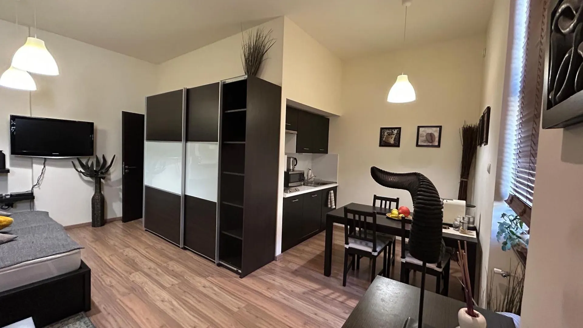Stylish Modern Studio - 1 Minutes Away From Parliament 부다페스트 0*,  헝가리
